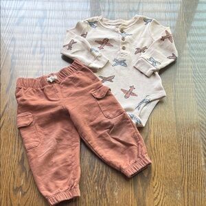 Carter's Beige and Rust Airplane Set